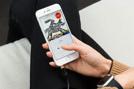 iphone最新广告背景音乐,沉浸式音乐，唤醒科技之美