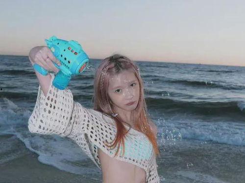 女网友泳装生活照,捕捉女网友的夏日魅力